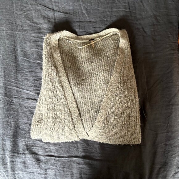 Free People Oversized Long Cardigan – Soft Gray Knit, Size Medium - Picture 8 of 8